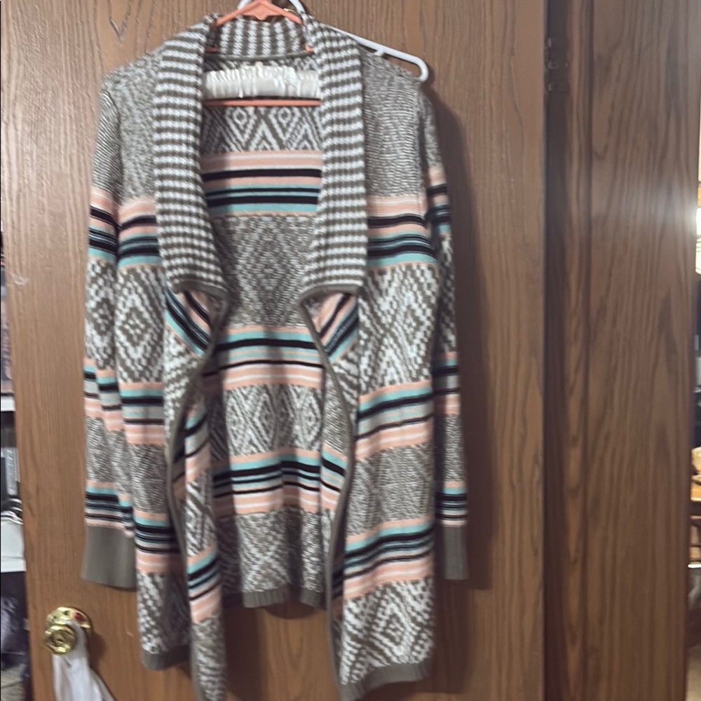 Pink and Tan Geometric Patterned Cardigan Sweater